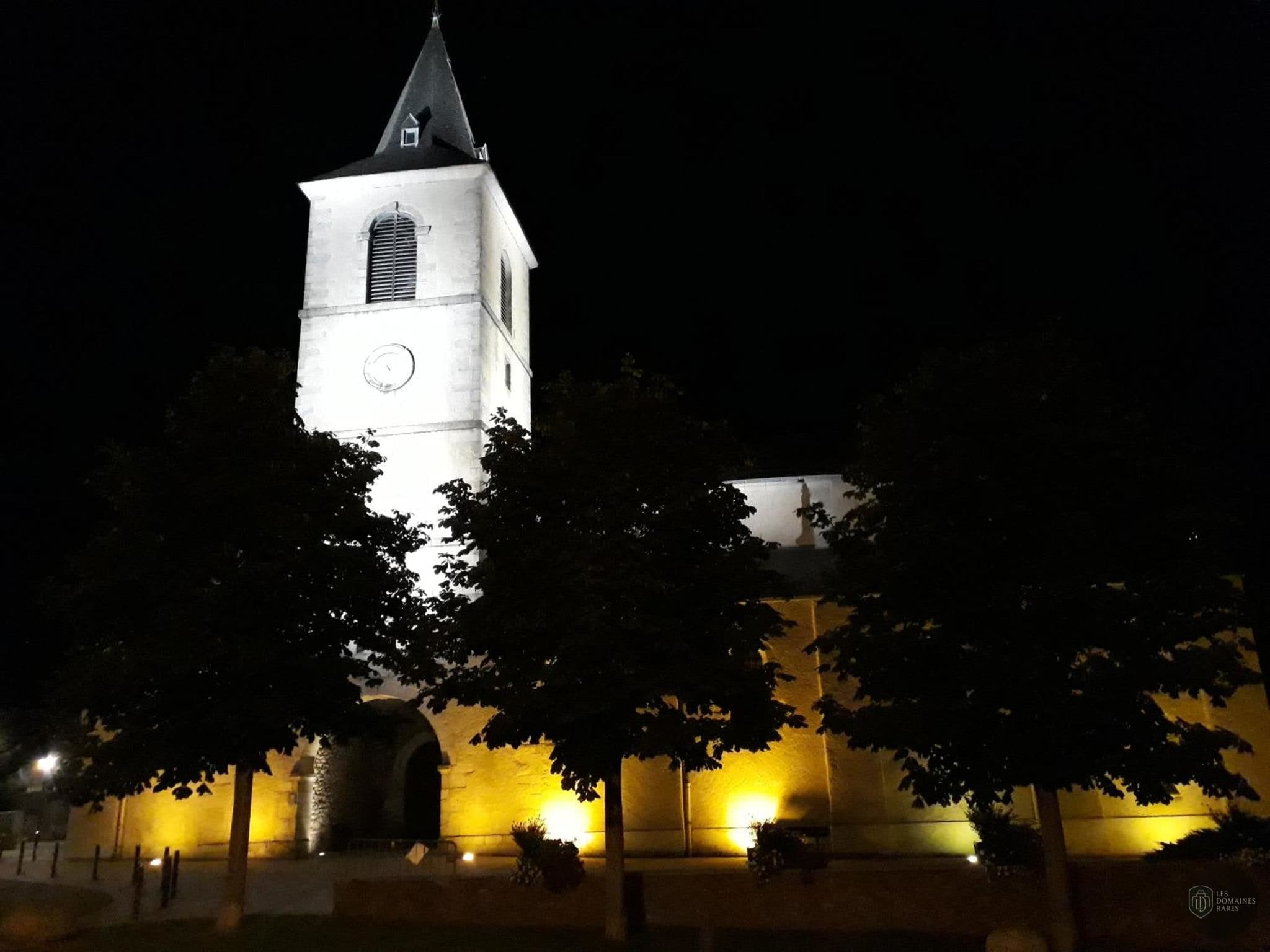 Vue extérieure de l'hôtel Relais de Fusies à Lacaune en Occitanie
