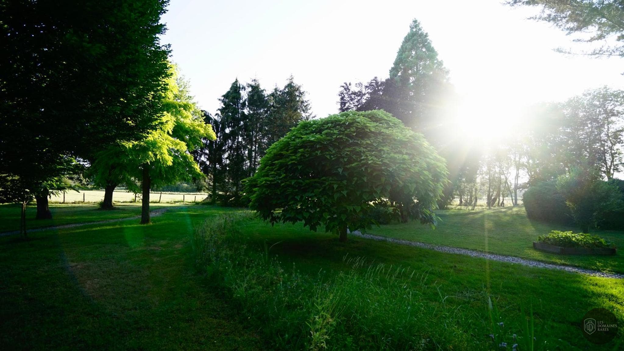 Vue extérieure du relais Relais de Vincey à Charmes en Grand Est