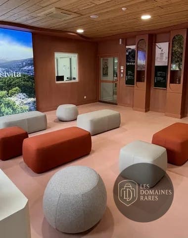 Espace intérieur de l'hôtel Relais de la Garenne en Auvergne-Rhône-Alpes