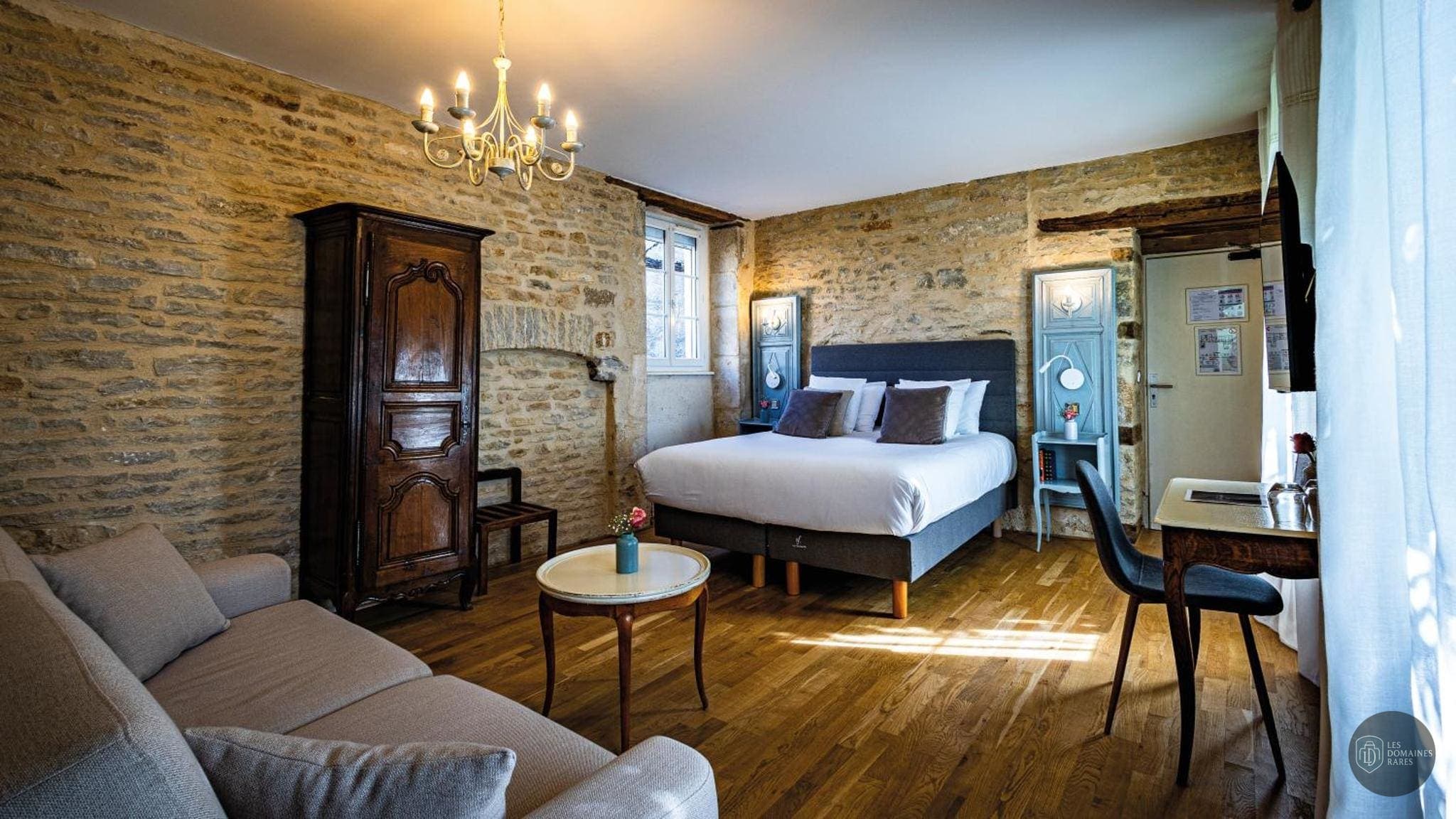 Chambre de l'hôtel Relais de la Source à Saint en Bourgogne-Franche-Comté - séminaire saint-seine-l'abbaye