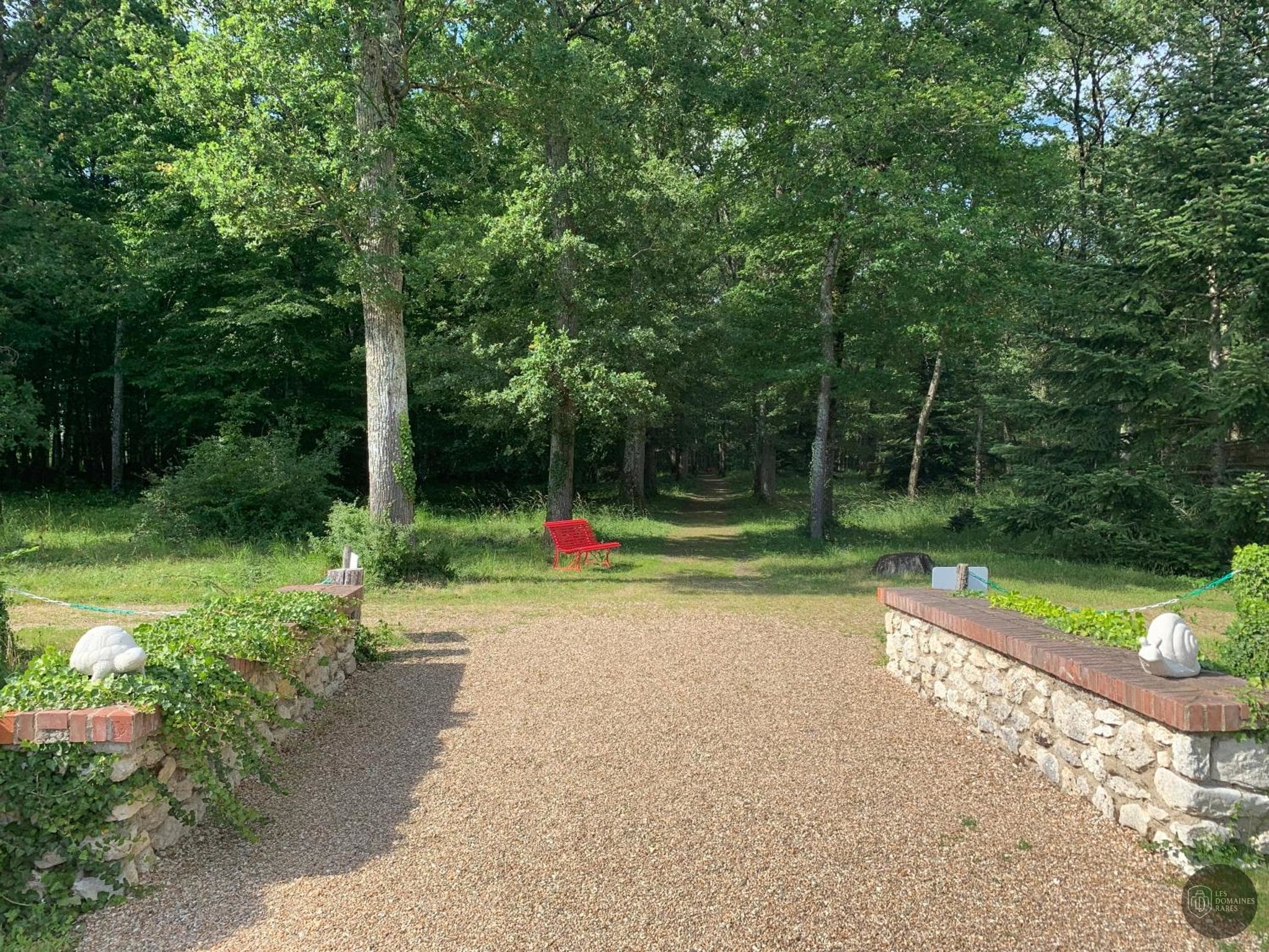 Vue extérieure du relais Relais des Landes à Ouchamps en Centre-Val de Loire
