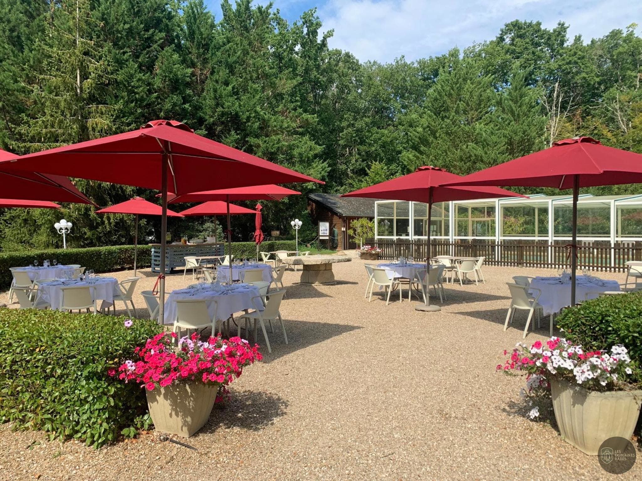 Vue extérieure du relais Relais des Landes à Ouchamps en Centre-Val de Loire