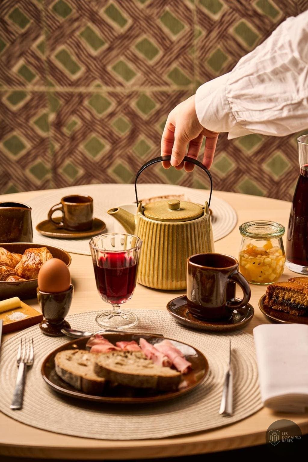Vue extérieure du lieu Restaurant Chapeau à Versailles en Île-de-France
