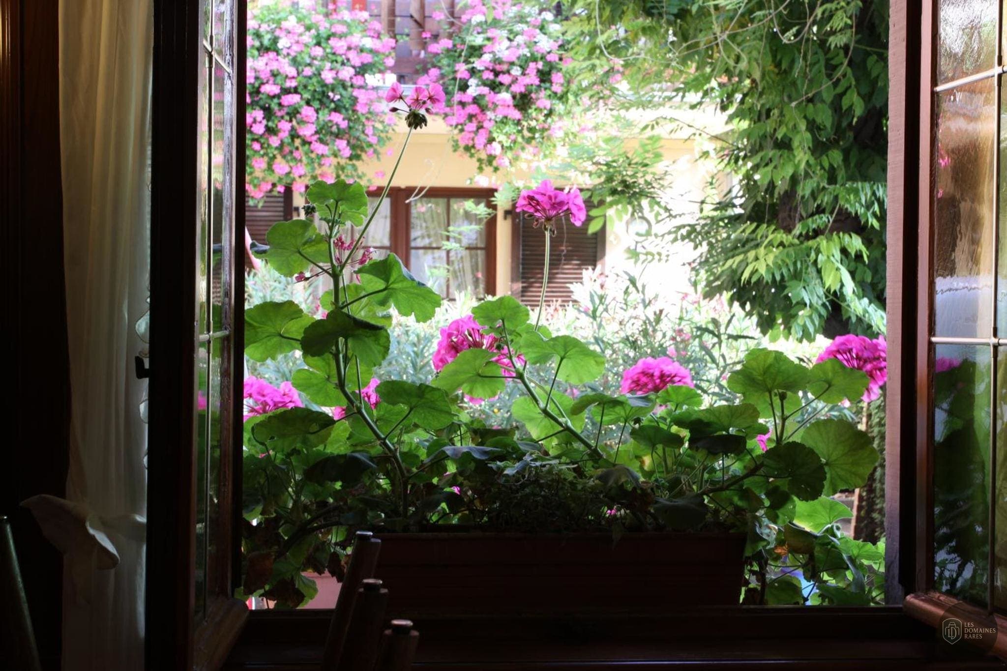 Vue extérieure du restaurant Restaurant l'Etoile à Montracol en Auvergne-Rhône-Alpes