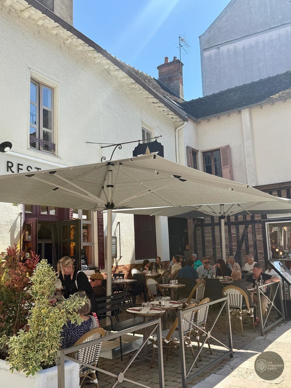 Vue extérieure du restaurant Restaurant l'Etoile à Montracol en Auvergne-Rhône-Alpes