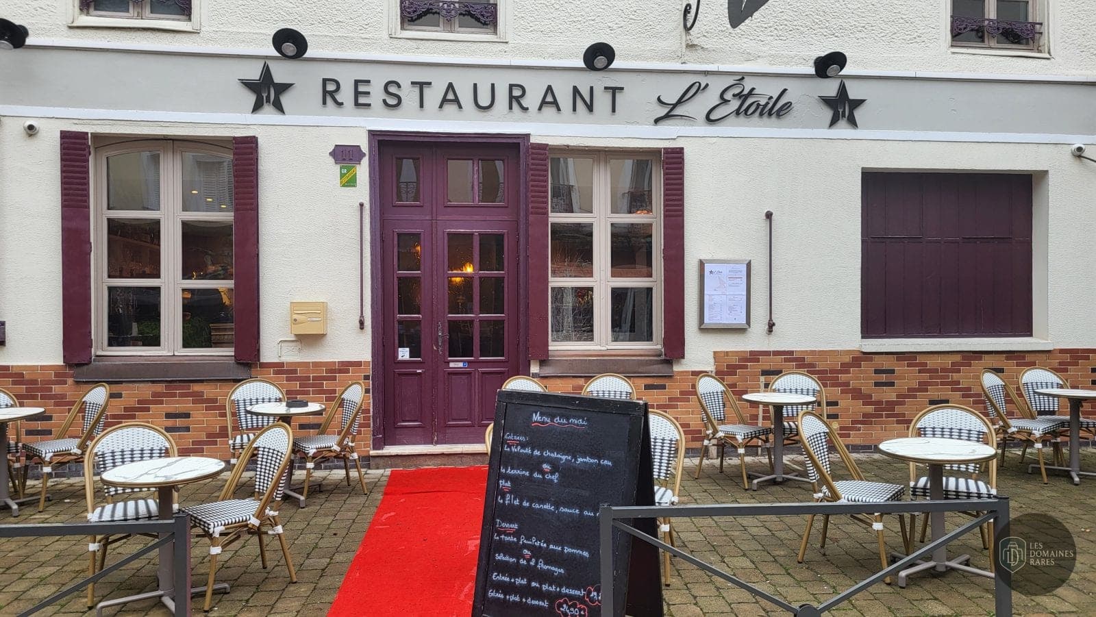 Vue extérieure du restaurant Restaurant l'Etoile à Montracol en Auvergne-Rhône-Alpes