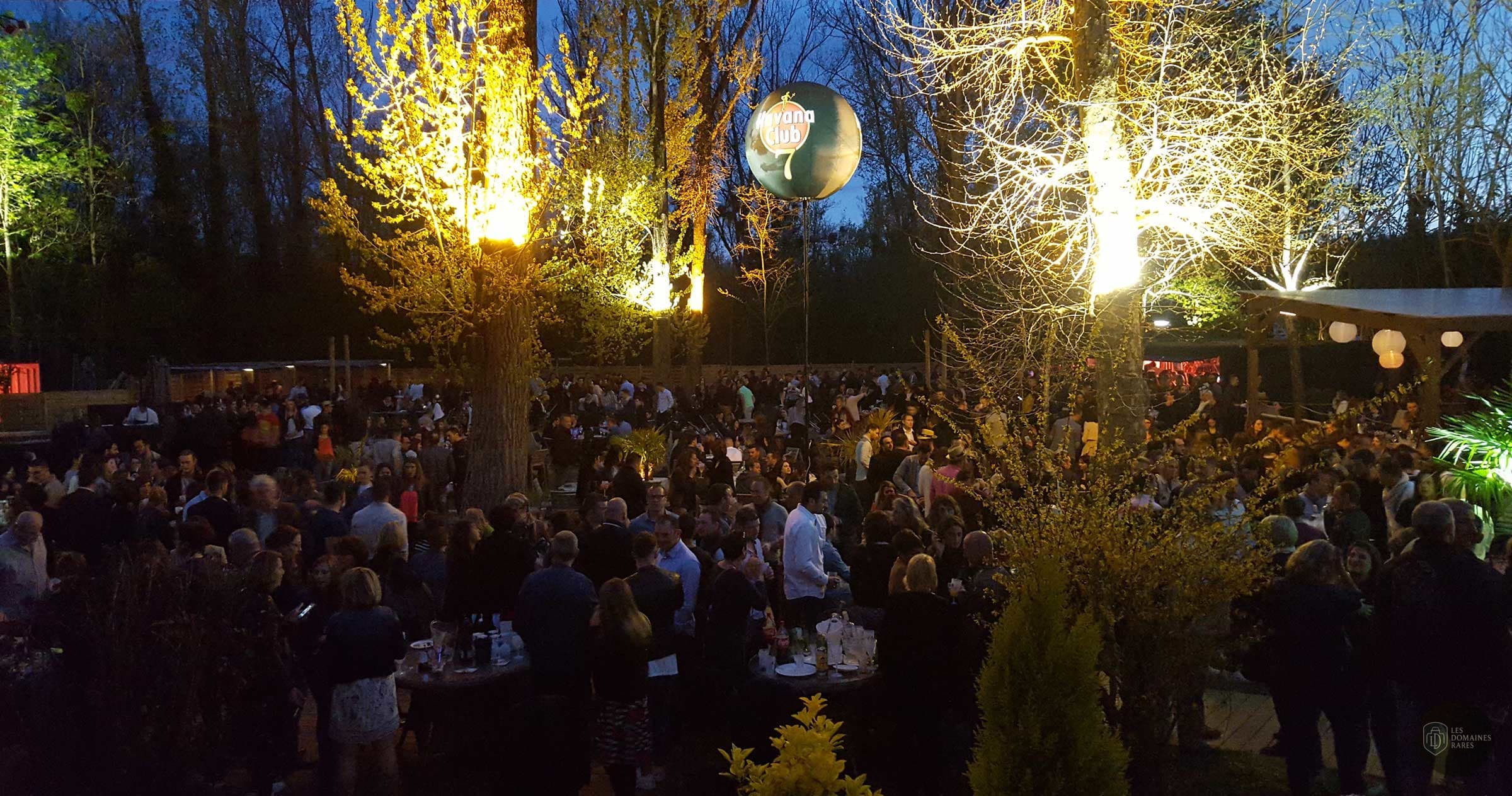 Vue extérieure du lieu Restaurant l'ile en Île-de-France