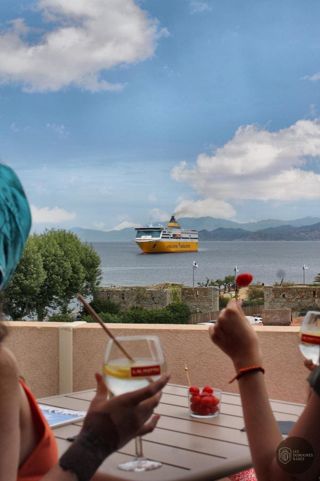 Vue extérieure du domaine Rocabella à Le en Provence-Alpes-Côte d'Azur