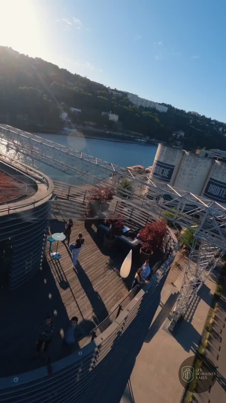 Vue extérieure du lieu Rooftop52 à Lyon en Auvergne-Rhône-Alpes