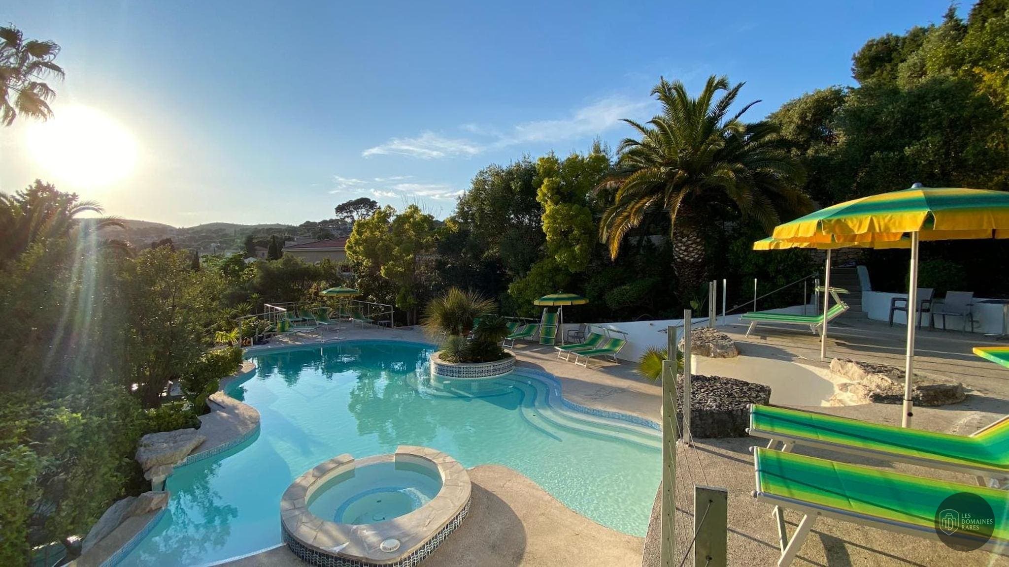 Piscine et activités de l'hôtel Royal Cottage à Cassis en Provence-Alpes-Côte d'Azur