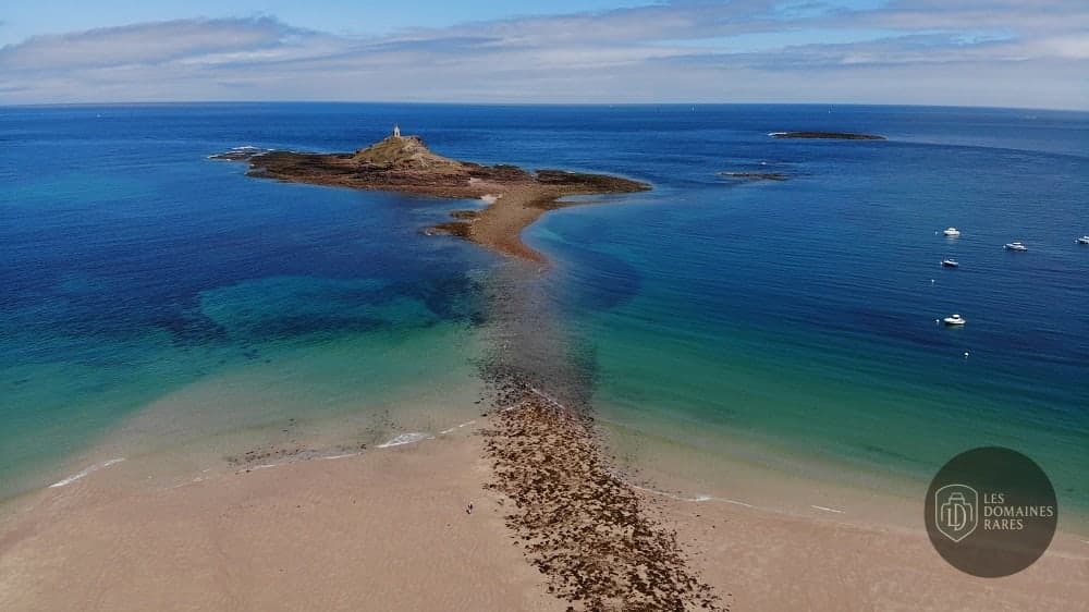 Vue extérieure du lieu Roz Armor à Erquy en Bretagne
