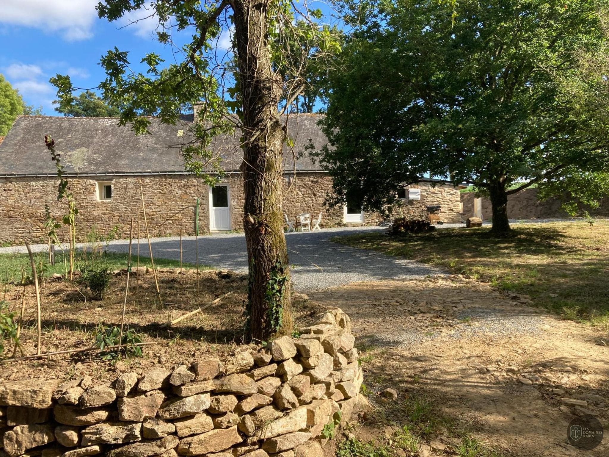 Seigneurie d'Alleray — Extérieur
