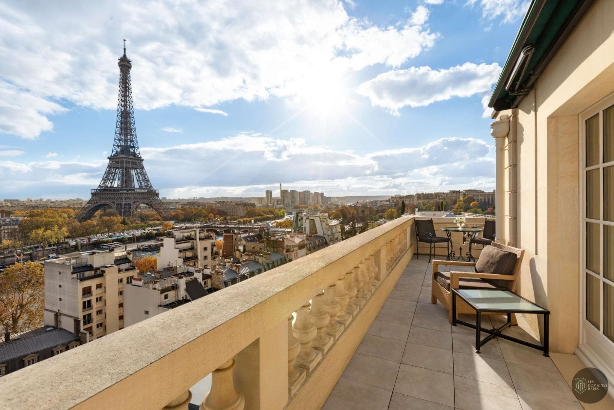 Vue extérieure de l'hôtel Shangri-La Hotel à Paris en Île-de-France