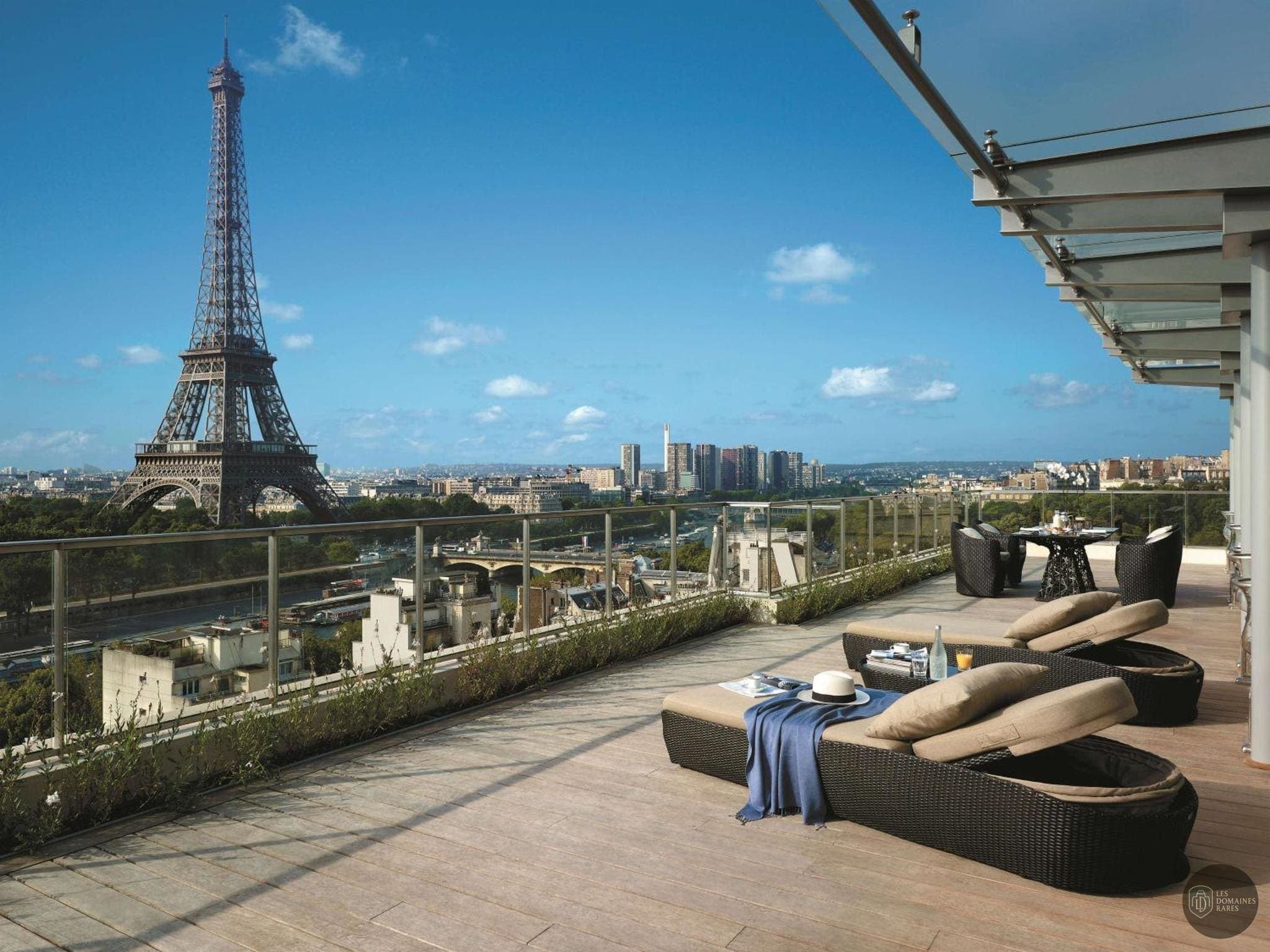 Vue extérieure de l'hôtel Shangri-La Hotel à Paris en Île-de-France