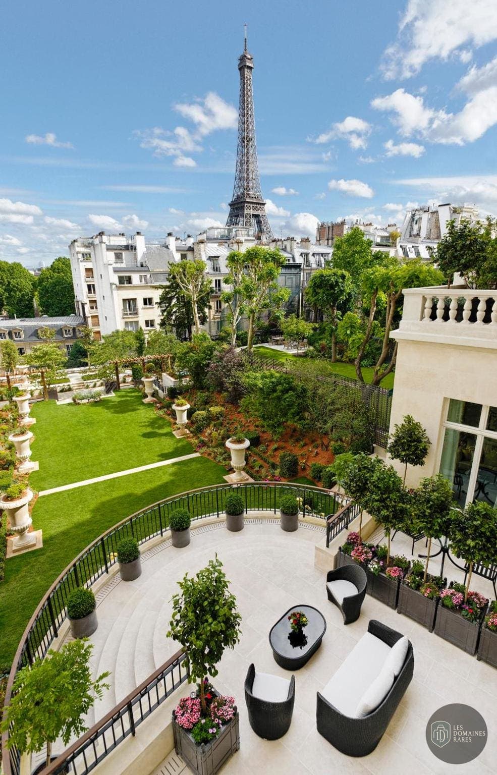 Vue extérieure de l'hôtel Shangri-La Hotel à Paris en Île-de-France