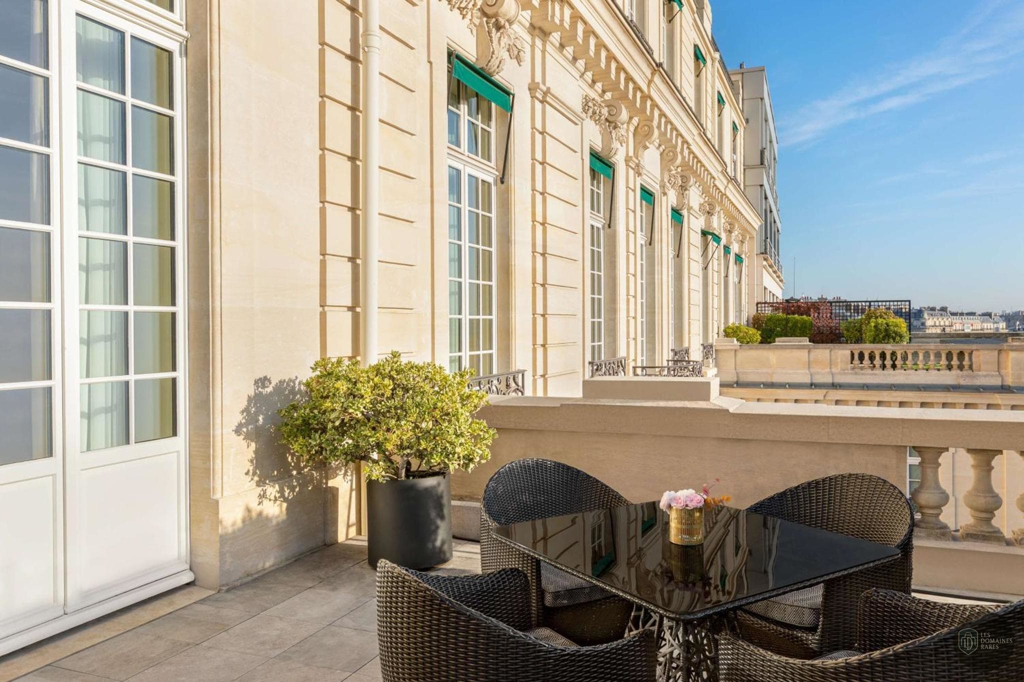 Vue extérieure de l'hôtel Shangri-La Hotel à Paris en Île-de-France
