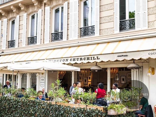 Vue extérieure de l'hôtel Sir Winston à Paris en Île-de-France