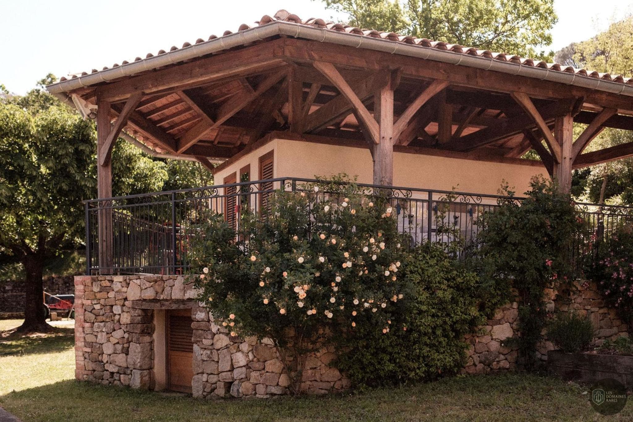 Slow Village Anduze — Extérieur