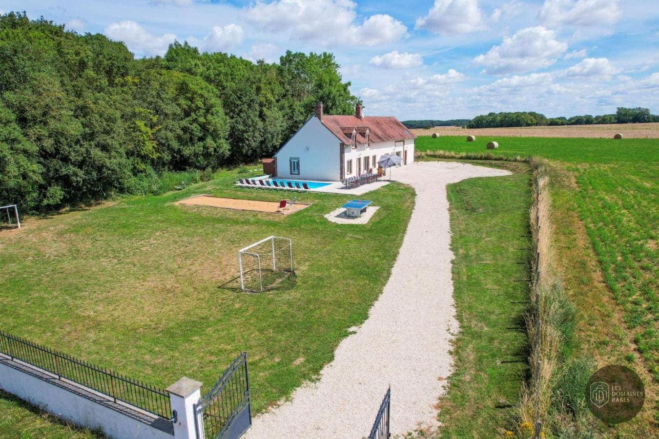 So Villa Poteaux — Autres