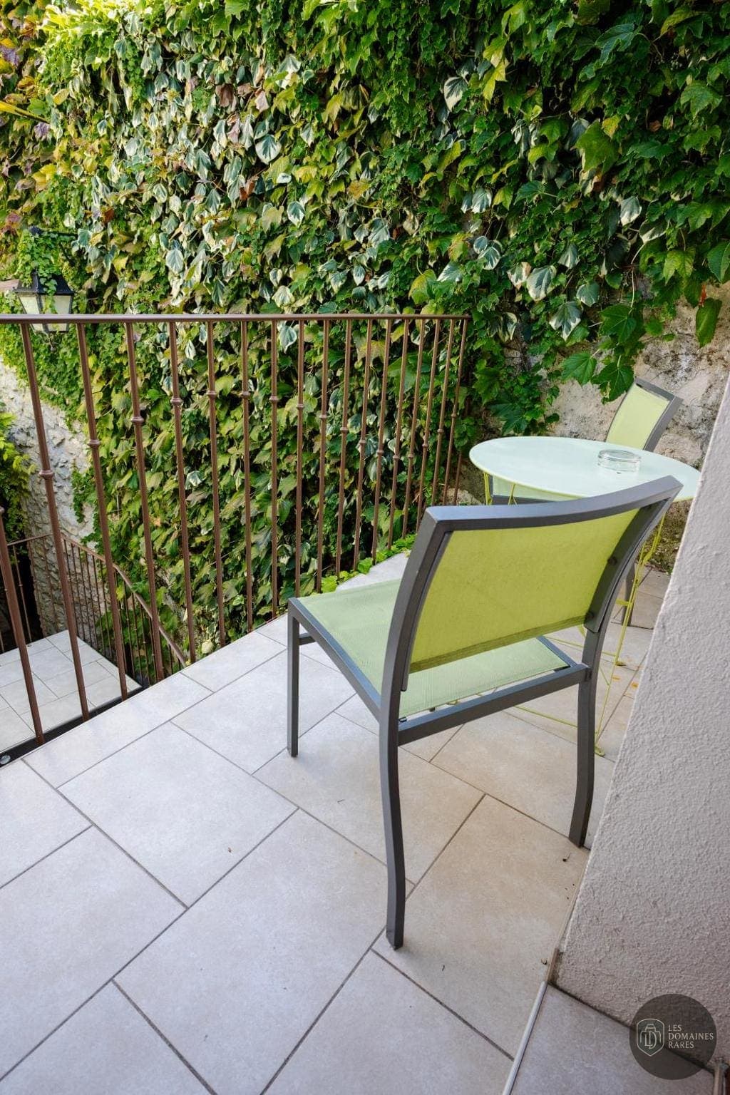Vue extérieure de l'hôtel Sphinx Hôtel à Montélimar en Auvergne-Rhône-Alpes