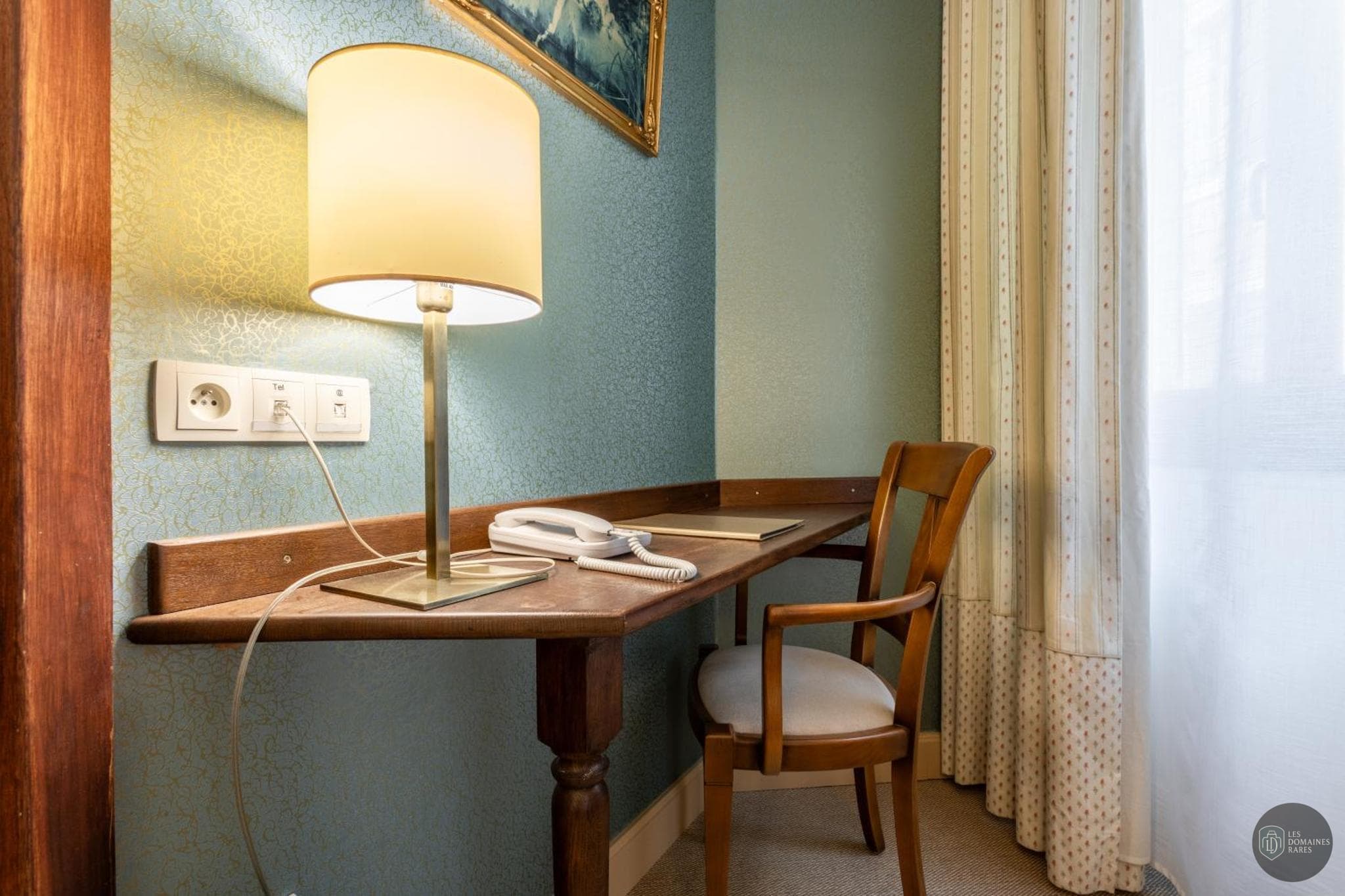 Vue extérieure de l'hôtel Sphinx Hôtel à Montélimar en Auvergne-Rhône-Alpes