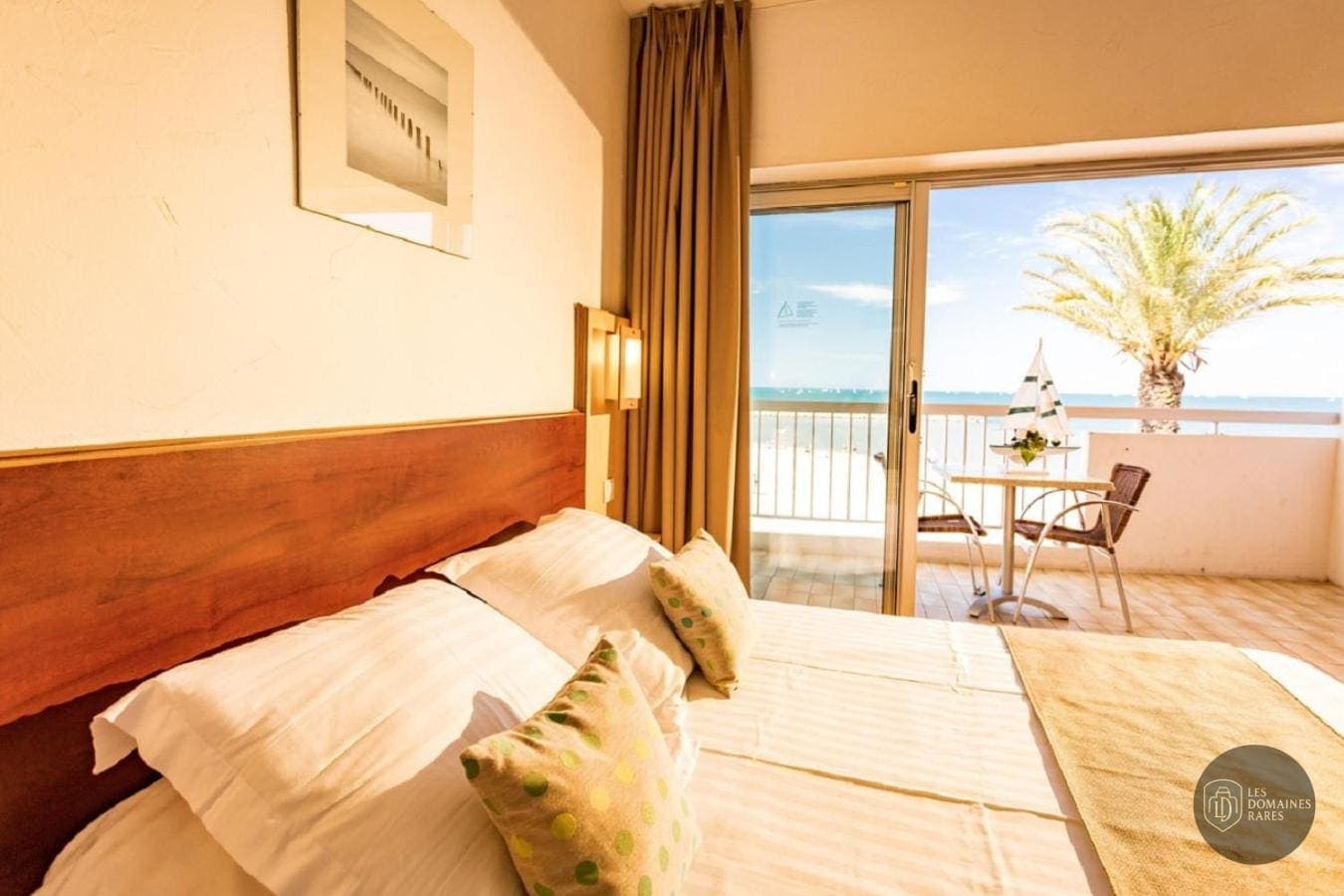 Vue extérieure de l'hôtel Splendid Camargue à Le en Occitanie
