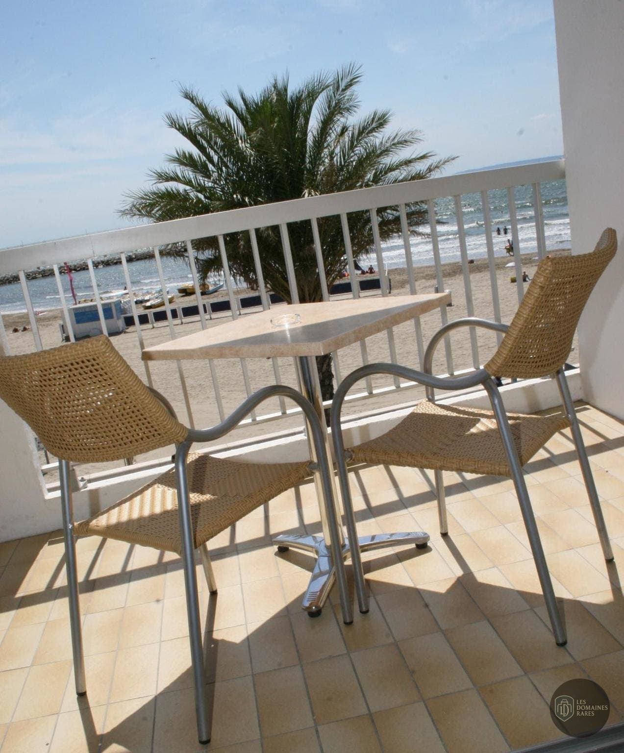 Vue extérieure de l'hôtel Splendid Camargue à Le en Occitanie