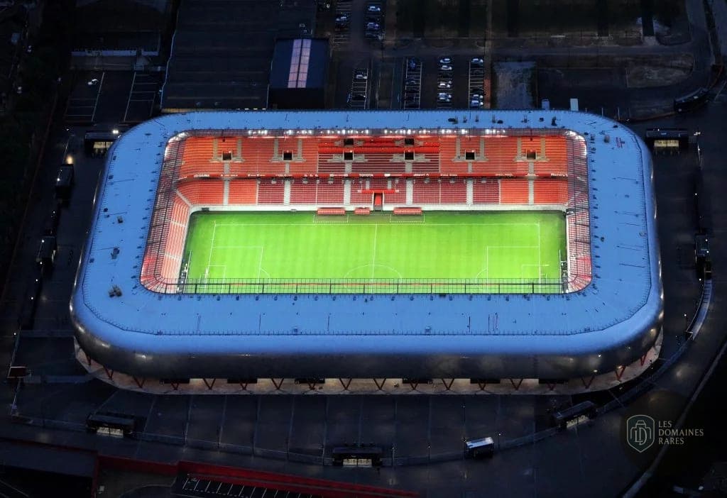 Vue extérieure du lieu Stade du Hainaut à Valenciennes en Hauts-de-France