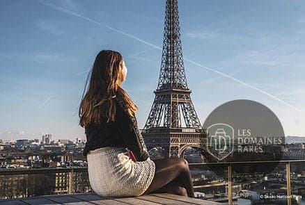 Vue extérieure du moulin Studio Harcourt à Paris en Île-de-France