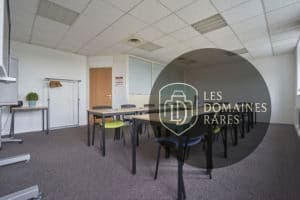 Salle de réunion avec disposition en U