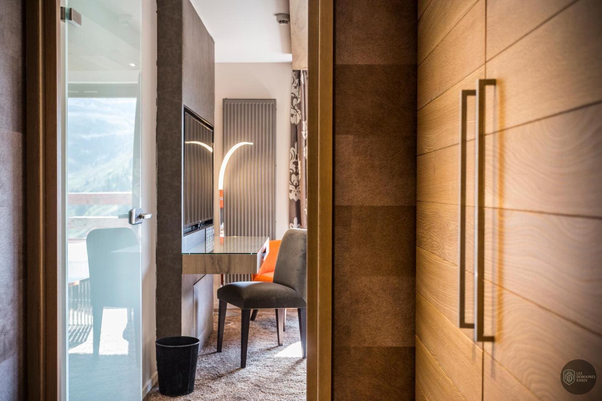 Vue extérieure de l'hôtel Taj-I-Mah en Auvergne-Rhône-Alpes