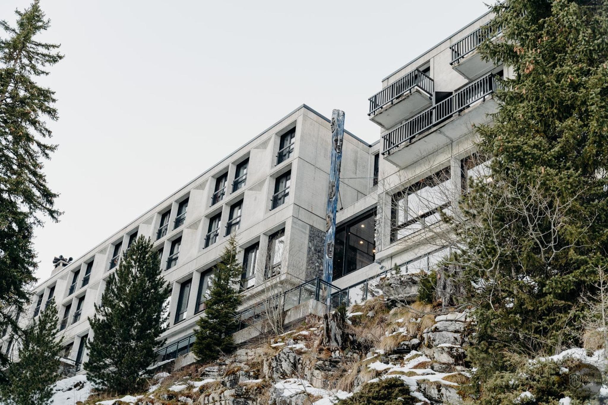 Vue extérieure de l'hôtel Terminal Neige Totem à Flaine en Auvergne-Rhône-Alpes