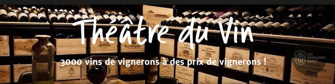 Cave à vin avec bouteilles et caisses