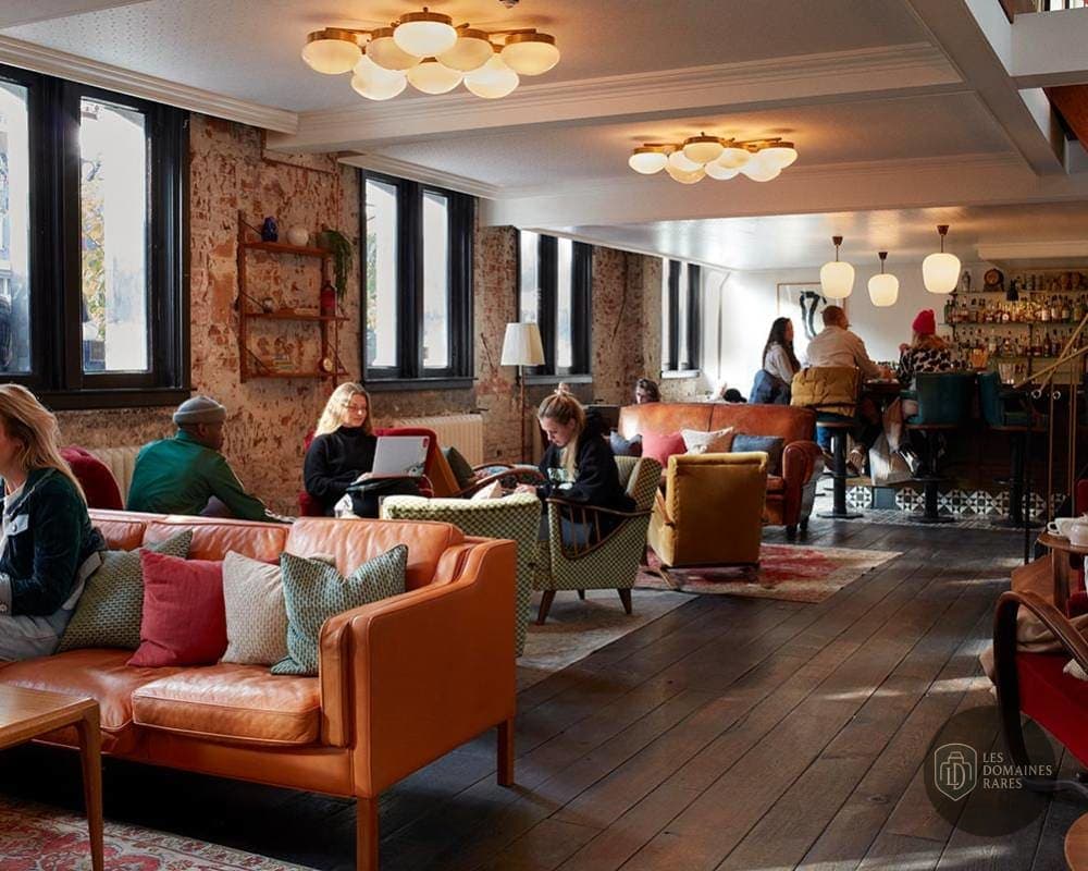 Espace intérieur de l'hôtel The Hoxton à Paris en Île-de-France