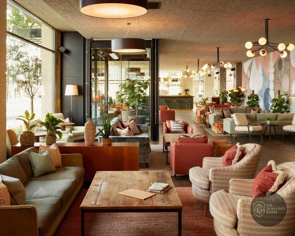 Espace intérieur de l'hôtel The Hoxton à Paris en Île-de-France