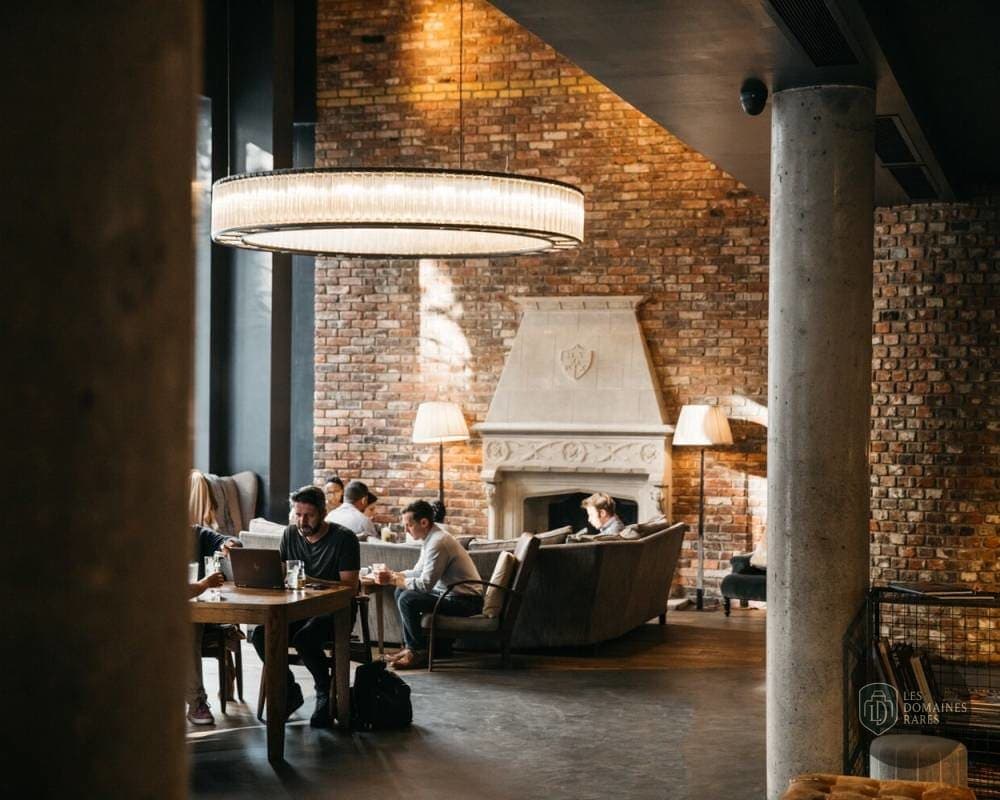 Espace intérieur de l'hôtel The Hoxton à Paris en Île-de-France