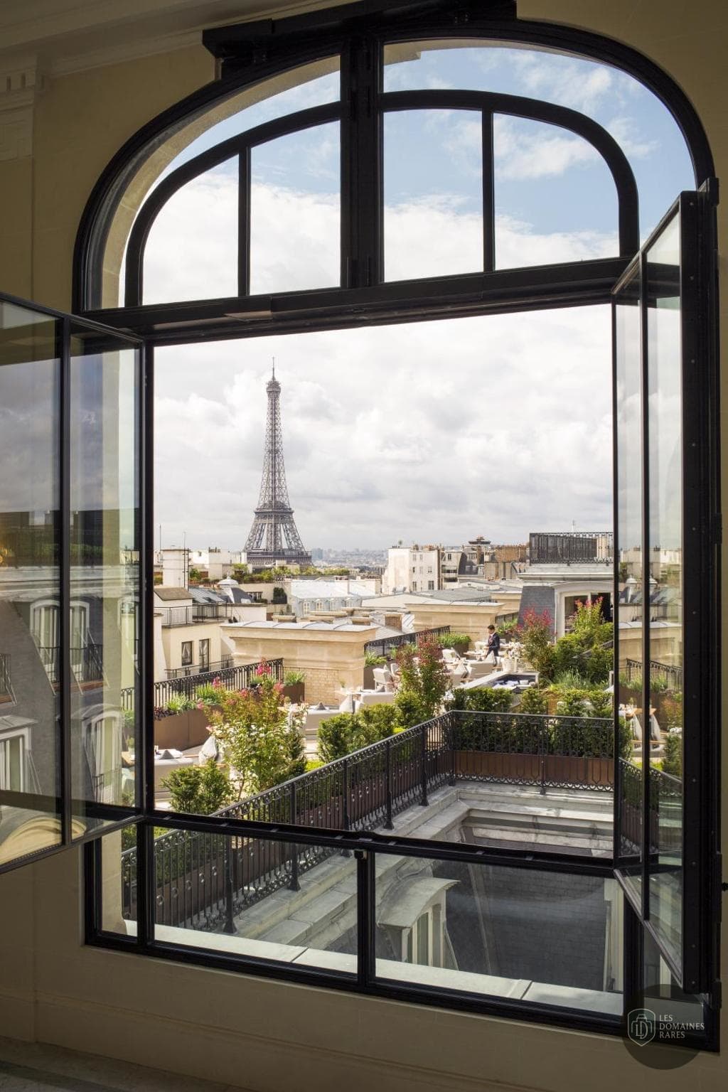 Vue extérieure de l'hôtel The Peninsula Paris à Paris en Île-de-France