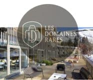 Terrasse extérieure avec vue sur montagne
