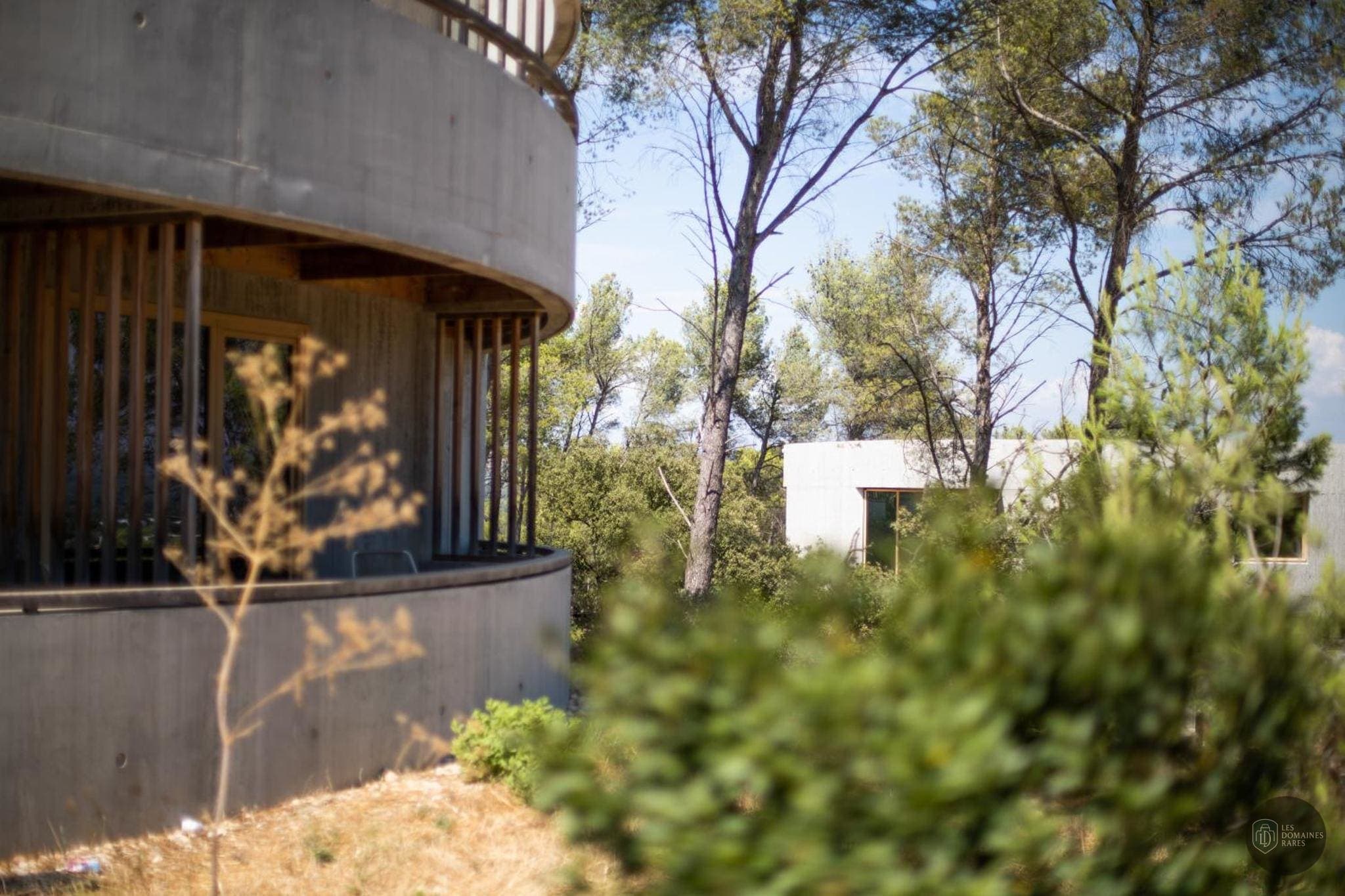 Vue extérieure de l'hôtel Thecamp en Provence-Alpes-Côte d'Azur