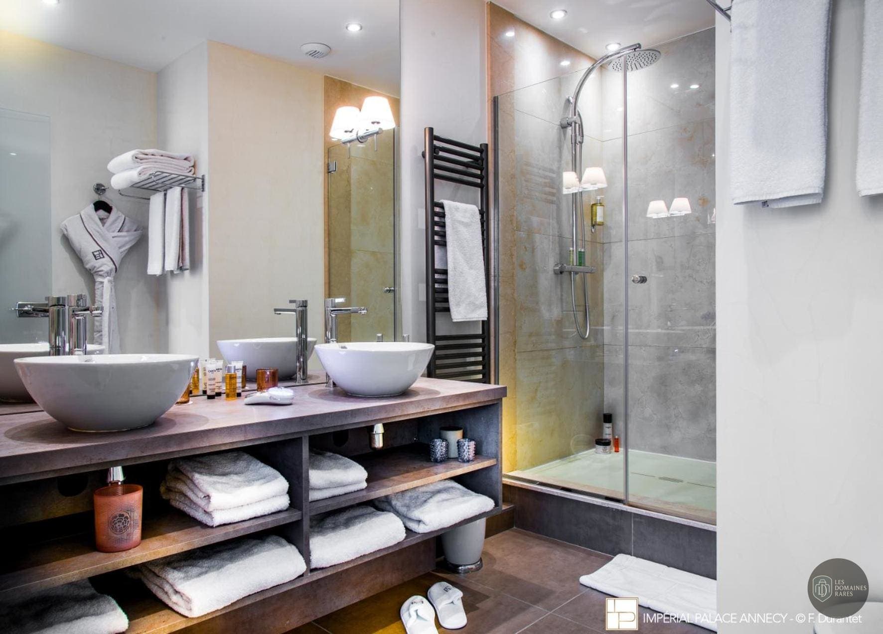 Salle de bain de l'hôtel Tropikal Palace à Marseille en Provence-Alpes-Côte d'Azur