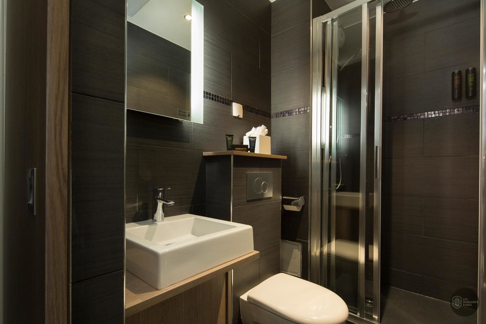 Salle de bain de l'hôtel Turenne Le Marais à Paris en Île-de-France