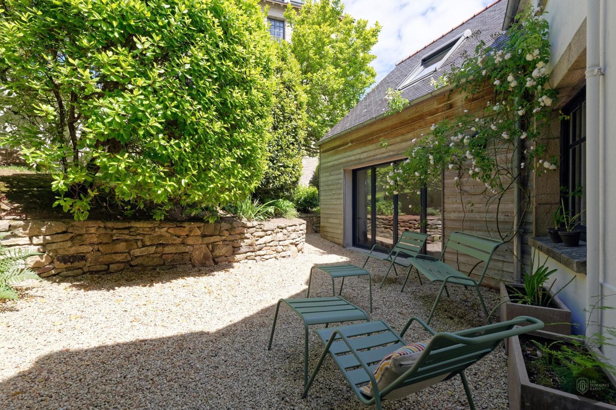 Vue extérieure du lieu Ty-Mad à Ile en Bretagne
