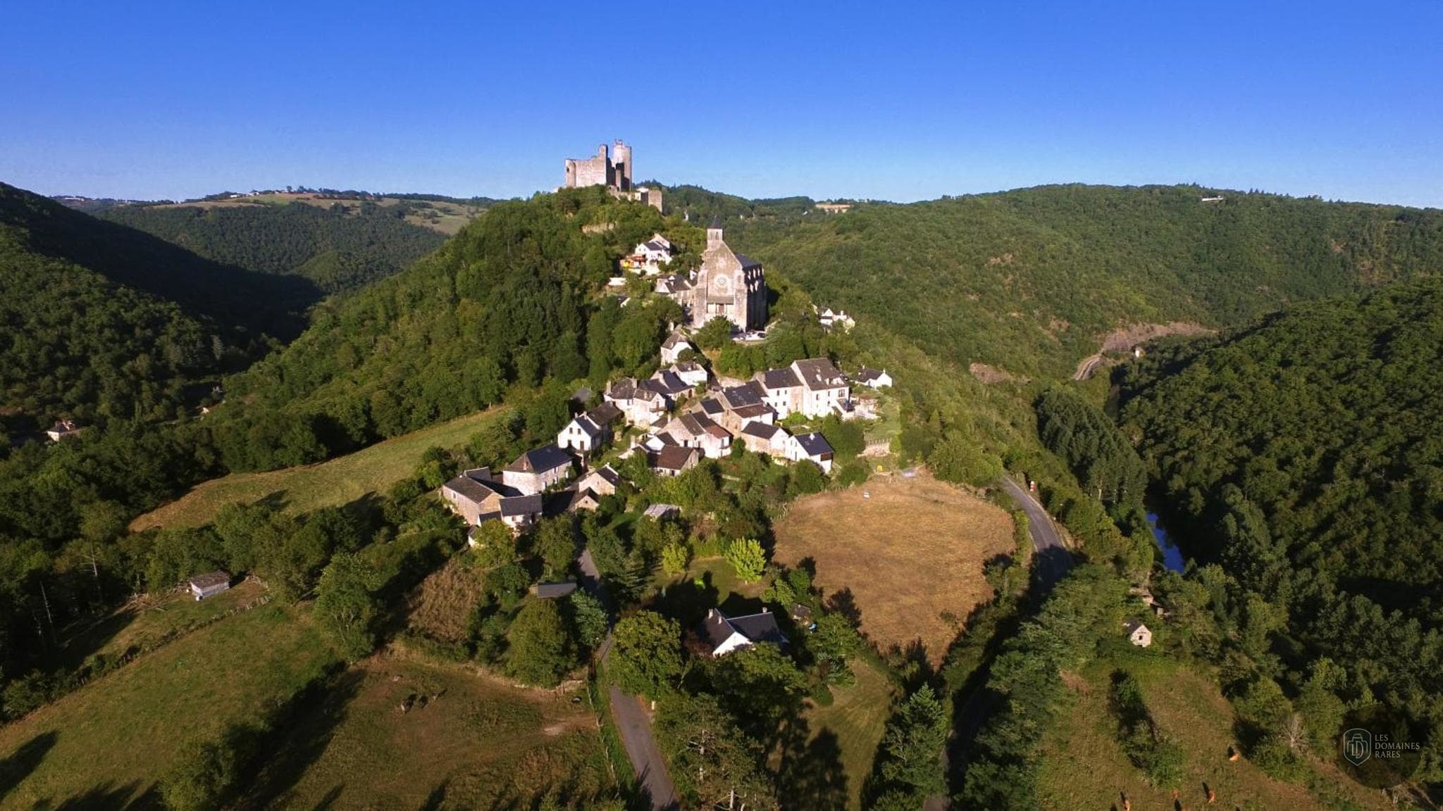 Vue extérieure de la villa VVF Aveyron Najac à Najac en Occitanie