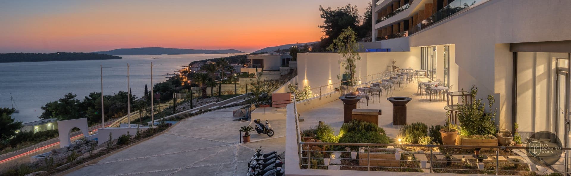 Terrasse de l'hôtel au coucher du soleil