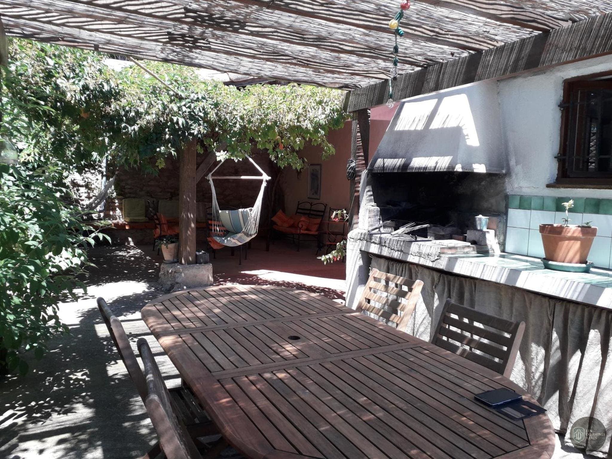 Vue extérieure de l'auberge Val de l'Hort en Occitanie