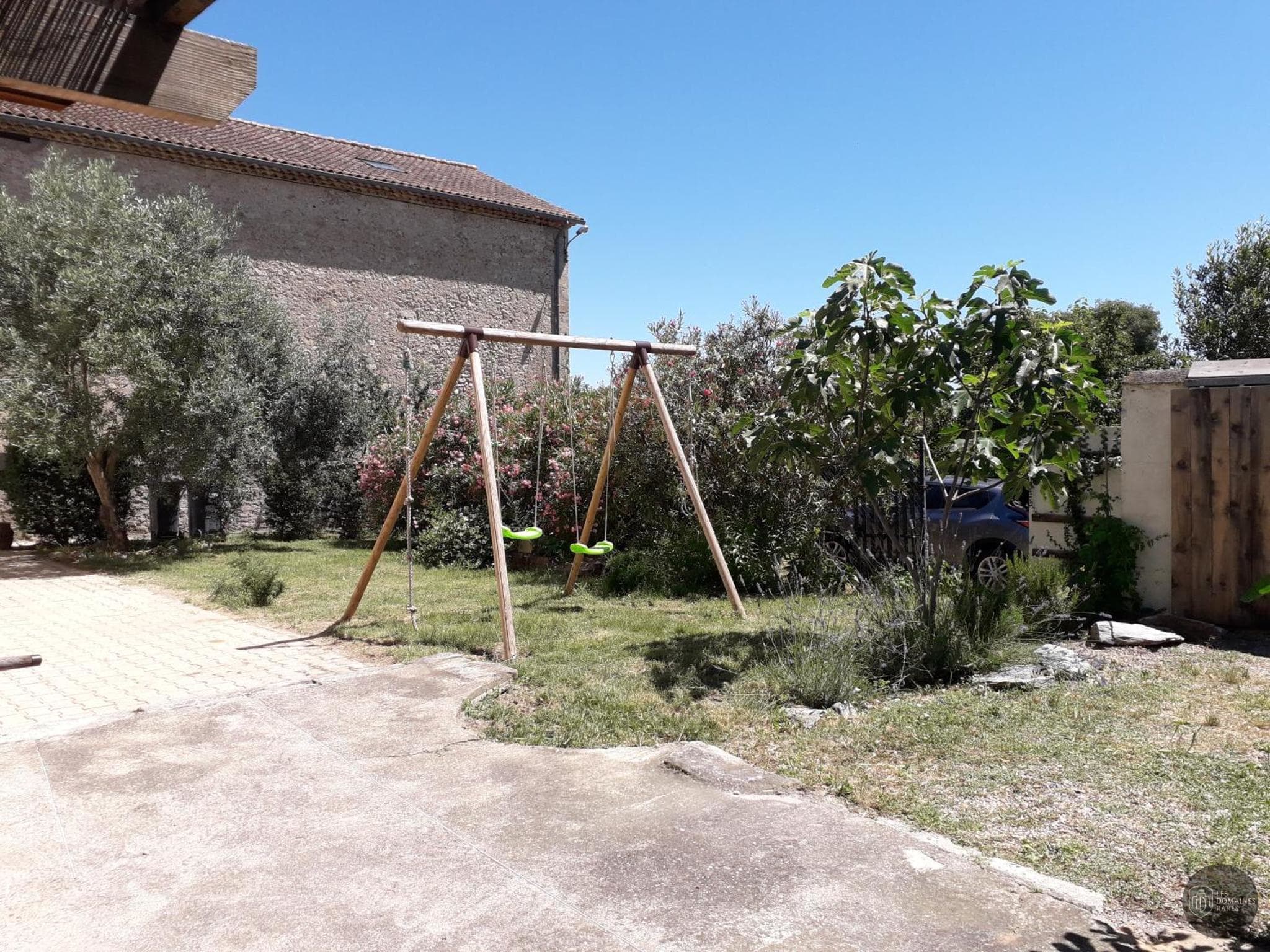Vue extérieure de l'auberge Val de l'Hort en Occitanie