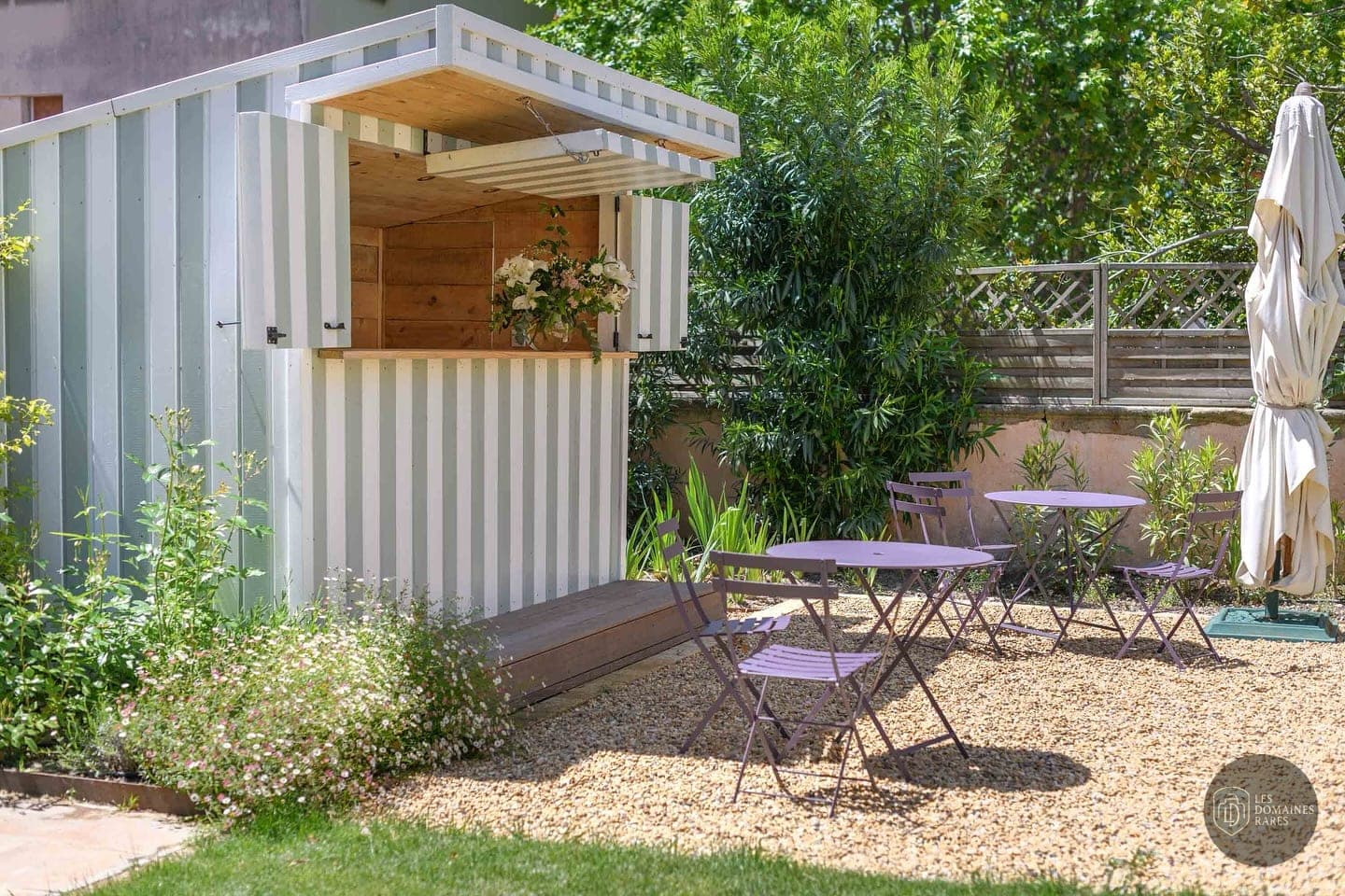 Espace guinguette dans le jardin