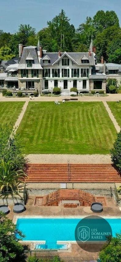 Piscine et activités de la villa Villa Navarre à Pau en Nouvelle-Aquitaine