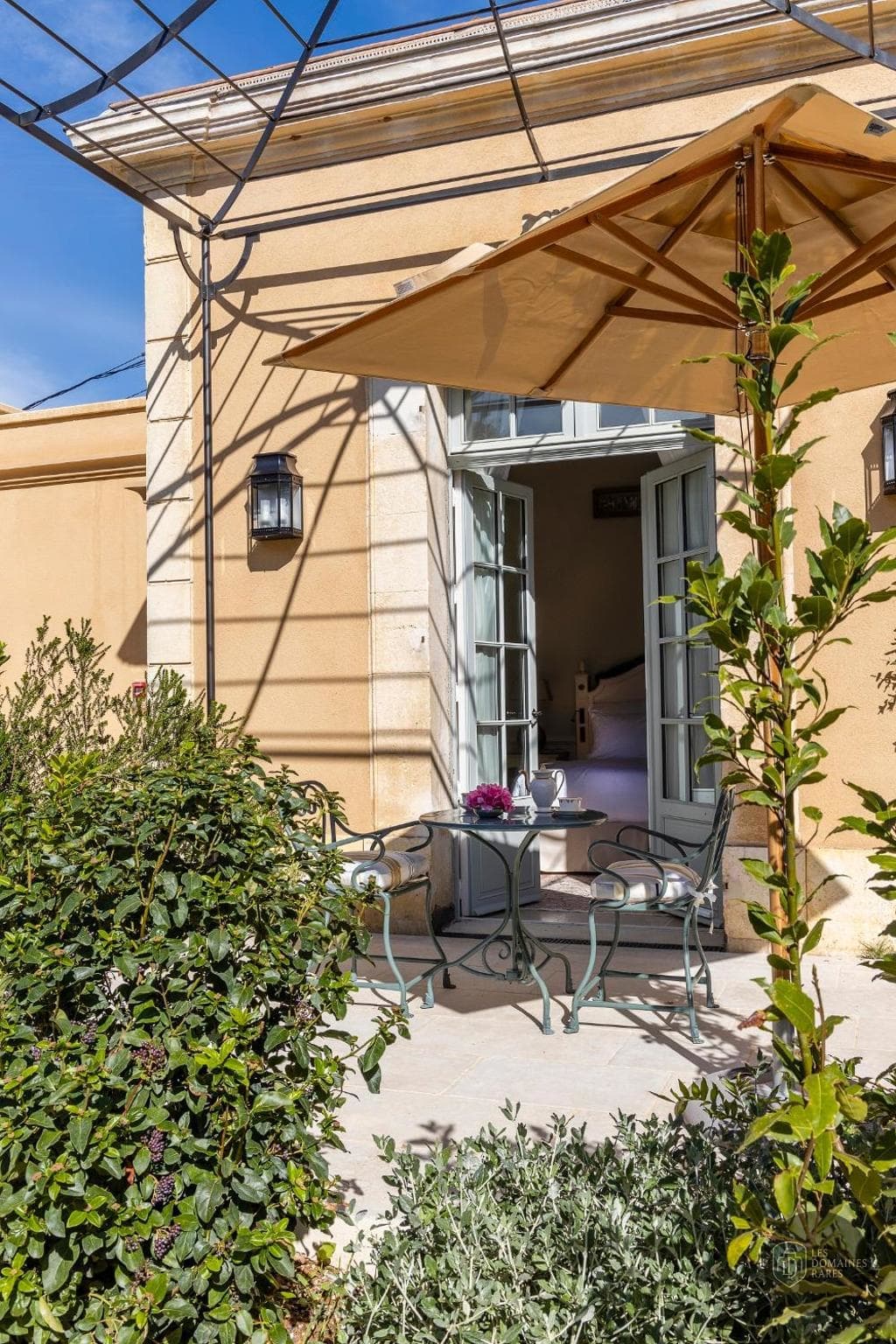 Vue extérieure de l'hôtel Villa Saint-Ange en Provence-Alpes-Côte d'Azur