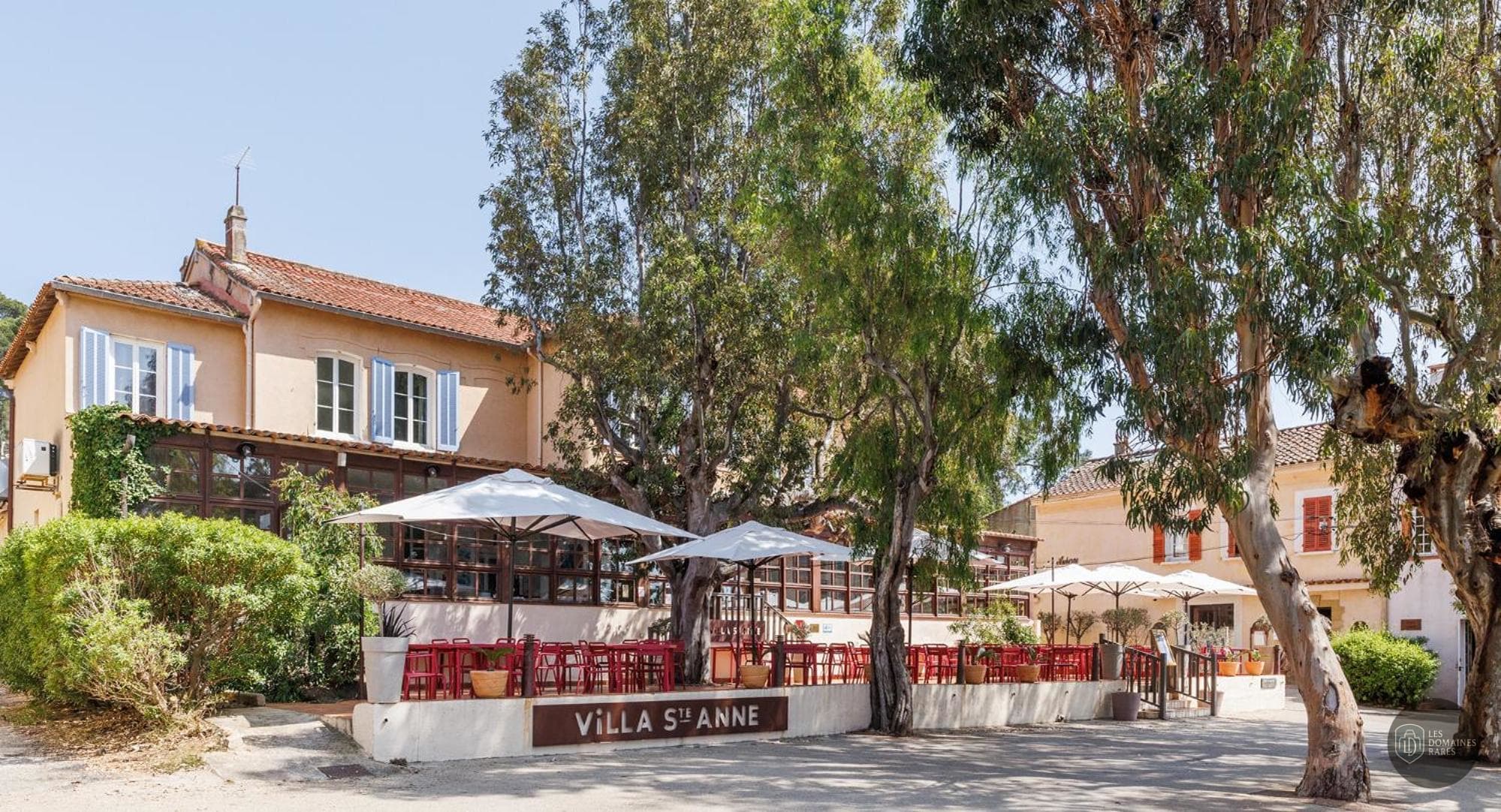 Restaurant de l'hôtel Villa Sainte Anne en Provence-Alpes-Côte d'Azur - parc du séminaire hyères